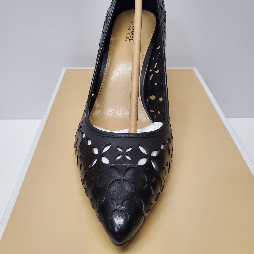 MK Flex Mid Pump cutout Leather heels ๐ - Picture 2 of 9